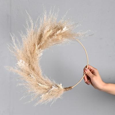 China Multifunctional non-toxic colorful grass dried flower wall decor dried pampas grass garland for home decoration for sale