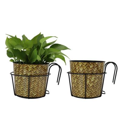 China Modern Decorative Econo Style Balcony Wrought Iron Hanging Flower Stand With Green Plants Planting Plastic Flower Pots for sale