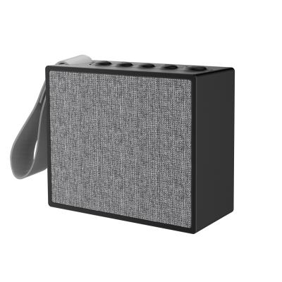 Cina Plastic Hot Selling Custom Logo Voice Auxiliary Full Range Loudspeaker Wireless Smart Loudspeaker in vendita