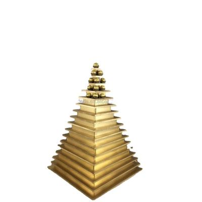 China Europe Pyramid Shape Wooden Chocolate Display Counter Wall Chocolate Shelves for sale