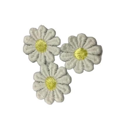 Китай Iron On Backing Custom Embroidery Lace Flower Applique Patches For Garment продается