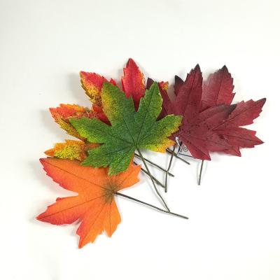 China Durable Hot Sale Artificial Silk Fabric Autumn Leaves Artificial Maple Leaf Plant for sale