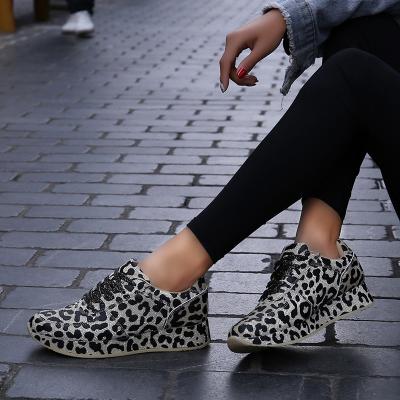 China The shoes of the new style platform shoes women's shoes fashion ladies sneaker flat luxury casual shoes women's fashion trend leopard print all-match women's shoes for sale