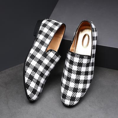 China Fashion Pure Bright Leather Classic Casual Business Oxfords Style Loafers Elegant Color Formal Shoes Men for sale