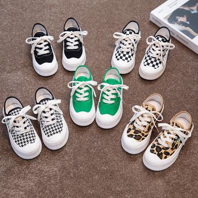 China Wholesale New Fashion Deodorization Low Top Children's Skateboard Canvas Sneakers Cut Out Sports Shoes Unisex for sale