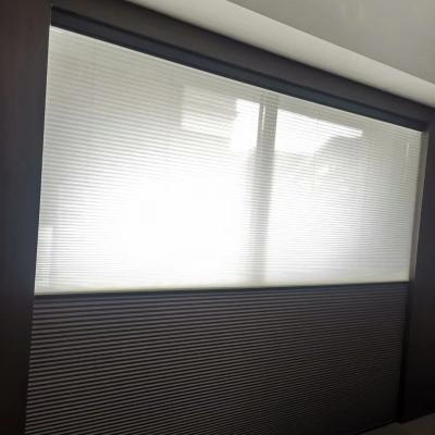 China Room Blackout Cellular Honeycomb Waterproof Wireless Light Filtering Darkening Blind Shade for sale