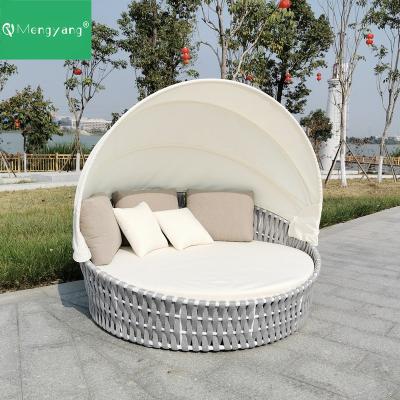 China Modern Beach Round Sofa Outdoor Sun Lounge Furniture Rope Chaise Lounge Patio Daybed With Canopy for sale