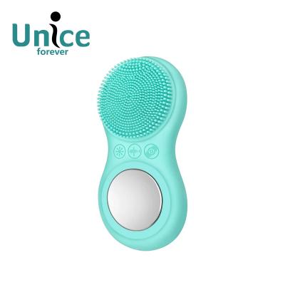 China DEEP CLEANSING Promote Nutrients Face Brush Green Facial Cleansing Brush for sale