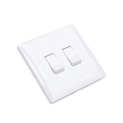 China New 2022 Commercial Home Wall 2 Strip Universal Battery Operated Socket Outlet for sale