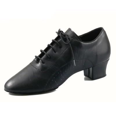 China Non-slip Women's PU Leather Dance Shoes Beautiful Non-slip Ballroom Dance Latin Dance Shoes for sale