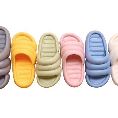 China Cushioning the soft summer of 2022 ladies slippers use the non-slip sandals and slippers of the bottom of the INS outdoor home thick trend for sale