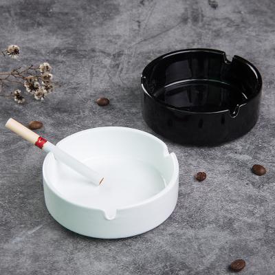 China Custom Glass Ash Tray Cigar Car Modern Logo Black And White Ceramic Pocket Ashtray New Style Eco-friendly Household Decoration for sale