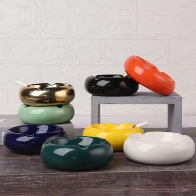 China Ceramic Car Ash Tray Custom Ashtray Modern Eco-Friendly Colored Ceramic Glass Cigar Decoration Handheld for sale