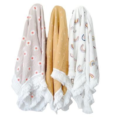 China 2021 wearable warm 100% organic cotton muslin fringe baby wrap boho daisy print with white tassels for sale