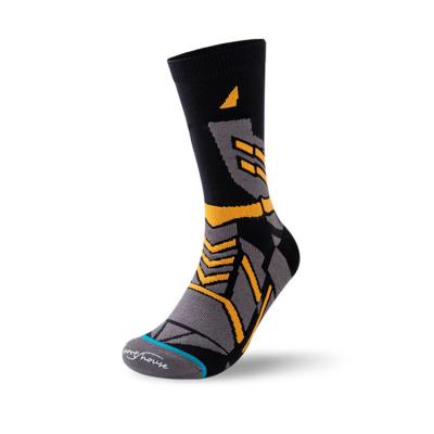 China Fashion Breathable Sports Knocks High Street Mens Basketball Knocks OEM Logo Custom Cotton Design Socks for sale