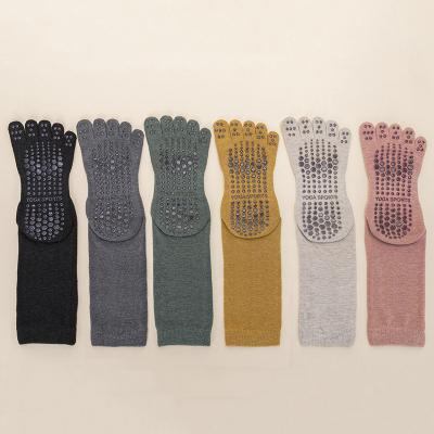 China Custom Logo Grip High Quality Anti-Slip QUICK DRY Cotton Fitness Pilates Yoga Sock For Woman for sale