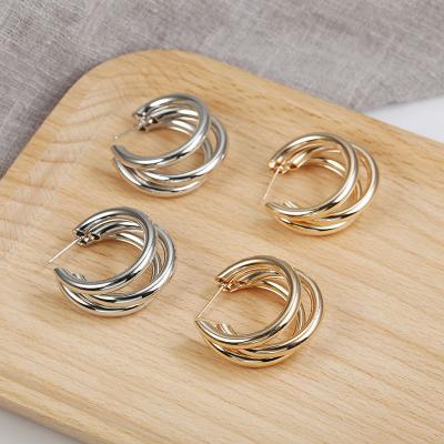 China New high quality vintage style alloy hoop earrings with smooth chunky hoop earrings for women for sale