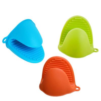 China BPA Silicone Mini Oven Mitts Pot Holder Pinch Free Gloves Easily Cleaned for sale