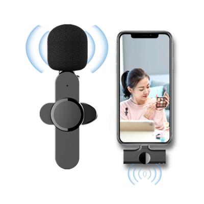 China Portable Mini Mic Headset Microphone Lavalier Wireless Microphone for iPhone Android Phone Youtubers Facebook Live Broadcast for sale