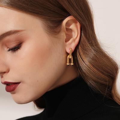 China FASHIONABLE Thick Link U Shape Geometric Brass Gold Drop Earrings For Women Retro U Shape Earrings for sale