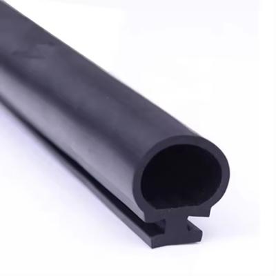 Chine bande de joint en caoutchouc à extrusion EPDM de diamètre intérieur et extérieur personnalisé pour panneau solaire à vendre