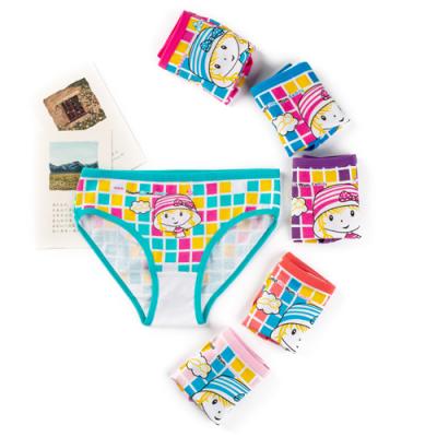 China Cotton Breathable Underwear Cute Little Girl Girl Printing 3 Pairs Underwear One Carton Packing for sale