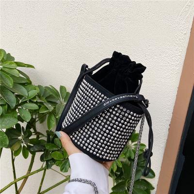 China Lady Wholesale Women Bucket handbags ladies shoulder purse with diamonds women cell phone bags for sale