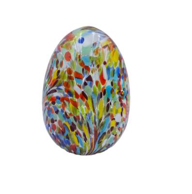 China Hot Sale Handmade Artistic China Murano Glass Ball Ornaments Egg-shape Glass Paperweight For Festival Gift For Home Decoration for sale