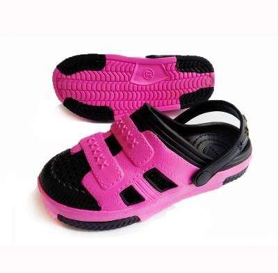 China New Design Breathable Couples Outdoor Shoes EVA Beach Sandals Breathable Home Slippers Garden for sale