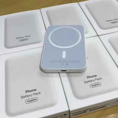 China Newest Design Mobile Phone Charger Power Bank Wireless Chargers Power Bank Portable Slim Magnetic 5000ma Battery Pack For iPhone 11/12/13/14 for sale