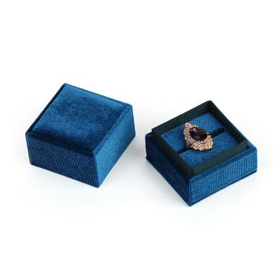 China Wholesale Velvet Stain Velvet Made Retro Jewelry Boxes Custom Logo Packing Ring Display Box for sale