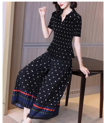 China 2022 Wholesale Cheap QUICK DRY New Drop Fashion Women Dots Pleated Sweatpants Suits Two Piece Set Clothing for sale