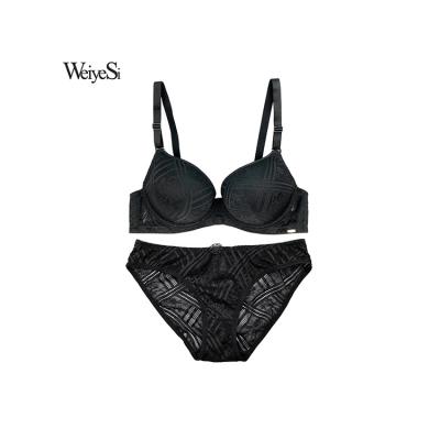 China Super Soft Geometric Black Color Underwire Lace Pump Handshape Full Cup Women Girls 2022 Lace Up Deep V Underwear Lingerie Bra Set for sale