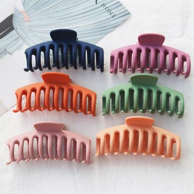 China Fashion Hair Claw Clips Large Solid Color Custom Hair Clips For Girl Accessories Frosting Fashion Hairpin for sale