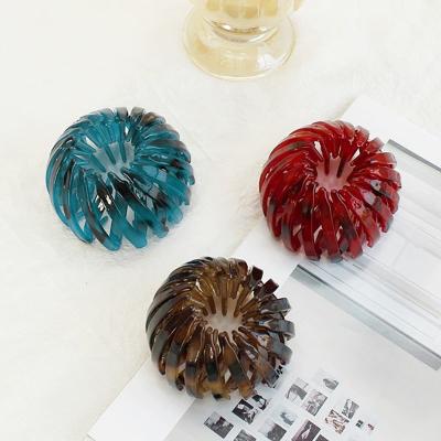 China Hot Fashion Amazon Women's Resin Round Hairpin Bird's Nest Hair Claw Clips Hair Accessories For Women for sale