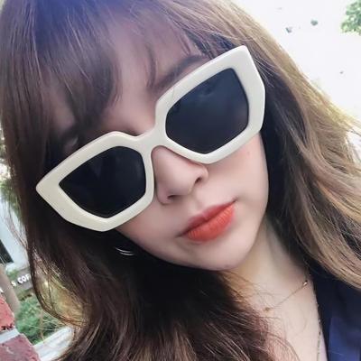 China Wholesale 2022 Irregular Oversized Sun Glasses Temple Vintage Polygon DL Glass Shades Wide Men Women Retro for sale