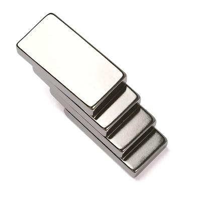 China Unparalleled Precision Productbility Powerful Permanent Magnet Rare Earth N35 N33M Magnetic Neodymium Block  Rectangular for sale