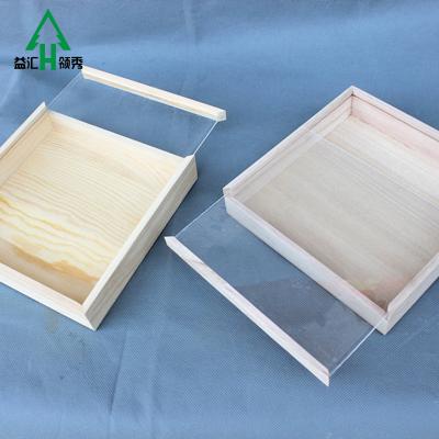 China Low Moq Recyclable Small Christmas Gift Box Pine Wood Candy Box for sale