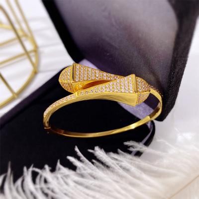 China FASHIONABLE Cold Wind Diamond Double Pagoda Bracelet Female Bangle 18K Gold Plated Instant Bangle Jewelry Design for sale