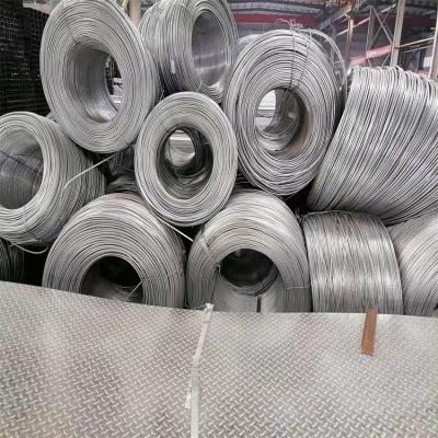 China Lasservice en ± 1% tolerantie voor 6 mm-12 mm warm gedompelde gegalvaniseerde spoeldraad Te koop