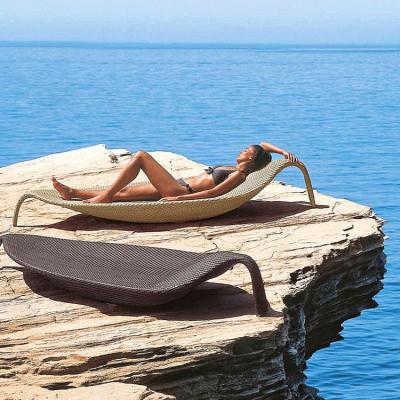 China Hot Sale Modern Outdoor Furniture Waterproof Rattan Beach Lounge Chair for sale