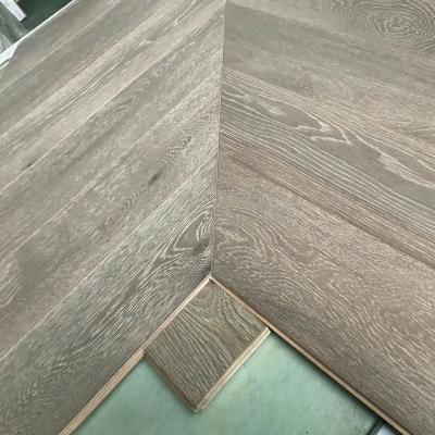 China Modern Dark Brown Wood Flooring Oak Herringbone Hardwood Flooring Herringbone Gray Herringbone Flooring for sale