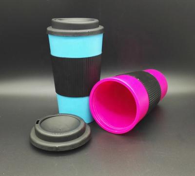 China PP 14oz plastic double wall plastic coffee cup with sleeve and lid, plastic coffee cups and plastic mug, drink cups for sale