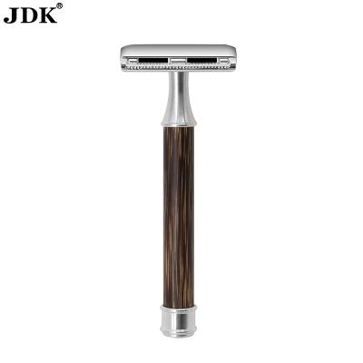 China Classic Twin Blade Shaving Double Edge Blade Safety Razor Dark Bamboo Razor With Replacement Blades And Adjustable Main Custom Logo for sale