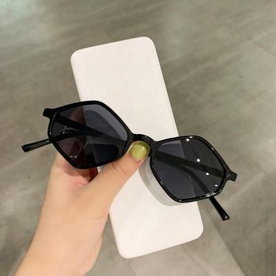 China Fashion Sunglasses Sell Newest 2022 Wholesale Irregular Rhombus Hip Hop Sunglasses Polygonal Trendy Sunglasses For Women for sale