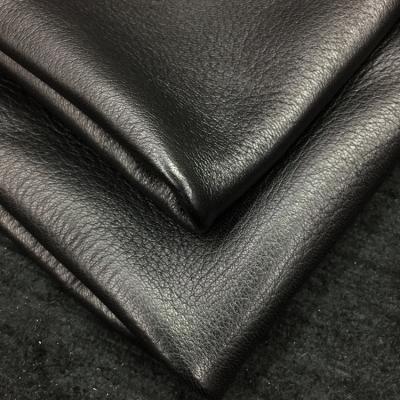 China Wrinkle Resistant Black Leather Main Thick Buckskin Whole Leather Whole Leather 1.2mm Rare Leather For Bags And Shoe Uppers for sale