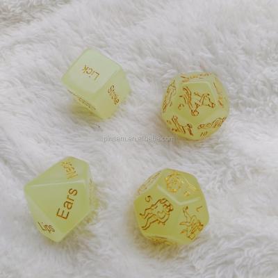 China Glow in the Dark Fashion Style Acrylic Glowing Adult Dice Game Dice for sale