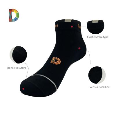 China Custom Made QUICK DRY Comfortable Breathable Cotton No Show Socks For Men for sale