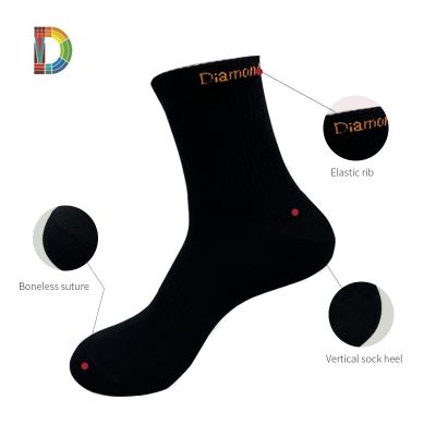 China Wholesale Free Sample QUICK DRY Sports Skate Crew Sports Custom Sports Socks Men's Logo Casual Socks for sale