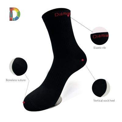 China Wholesale Custom Men's Black Letter QUICK DRY Logo Outdoor Sport White Socks Running Custom Basketball Socks for sale